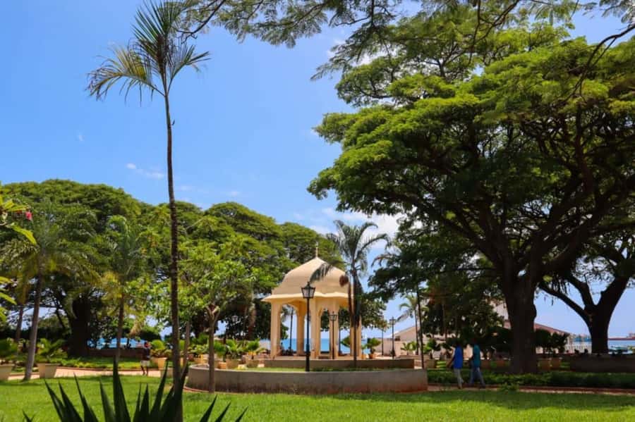 Zanzibar: Stone Town Walking Tour with Guide - Why Stone Town is best seen on foot