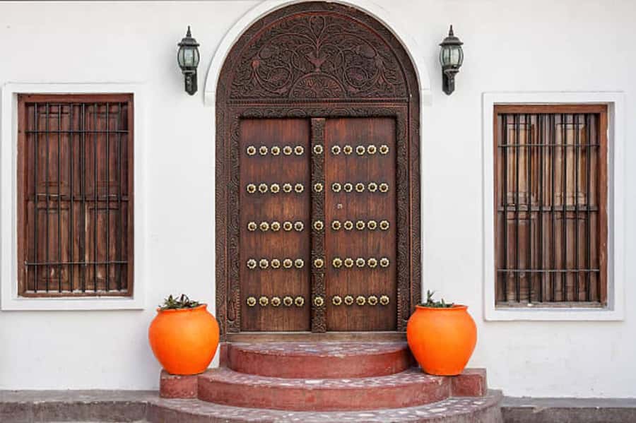 Zanzibar: Stone Town Walking Tour with Guide - Sultan’s Palace and the wider historic center