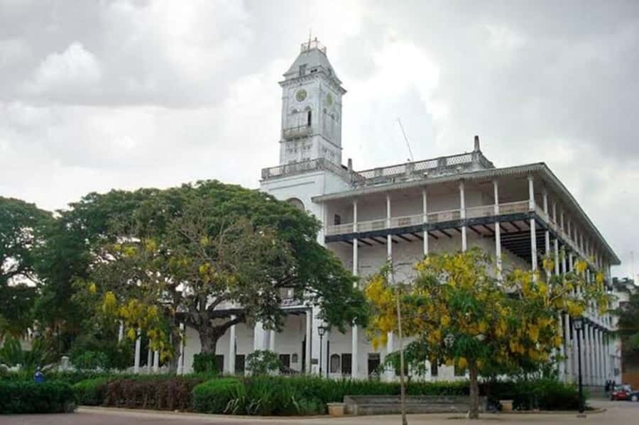 Zanzibar: Stone Town Walking Tour with Guide - Starting with pickup and a useful orientation